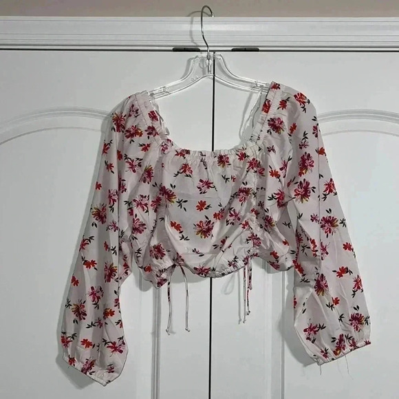 Speed Limit MPH Floral Cropped Top​​ - Picture 7 of 12